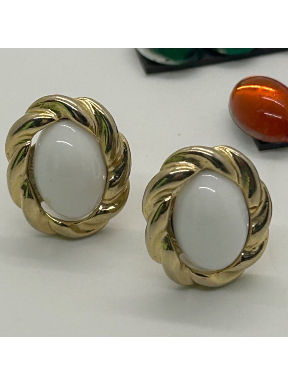 Vintage Gold-Tone Interchangeable Clip-On Earrings 10 Interchangeable Cabochons - Picture 3 of 13